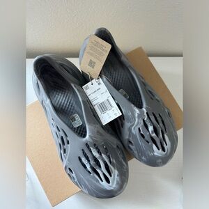 Adidas Yeezy Foam RNR MX Granite